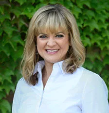 Bio picture kristie stern