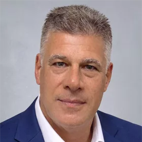 Brett davis headshot