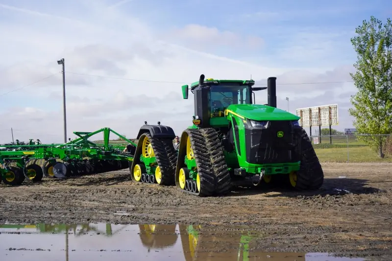 JohnDeere8RX_RDOEquipmentCo.jpg